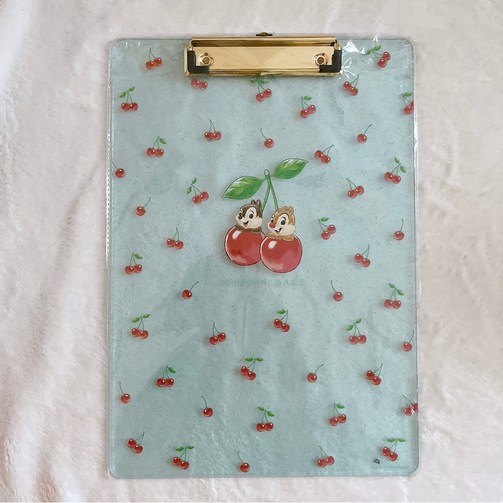 NWOT Super kawaii Disney chip and dale cherry-patterned A4 size clipboard
